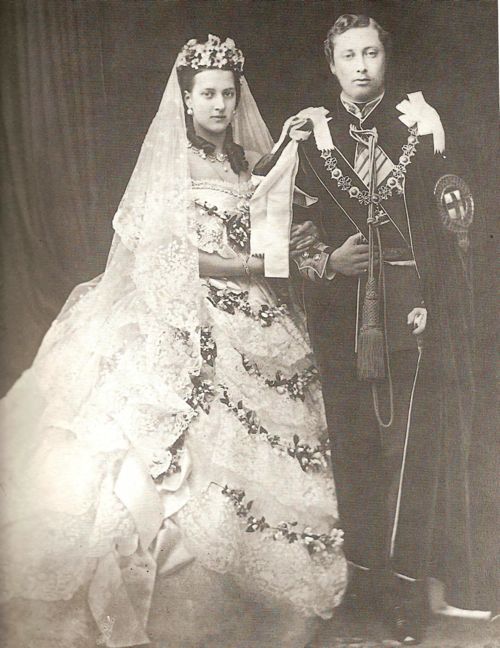 Princess-Alexandra-wedding-dress.jpg